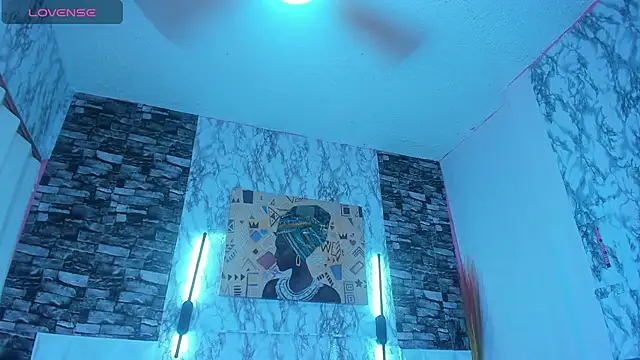 Queen Cuarxxo online show from 10-31-25, 11:22