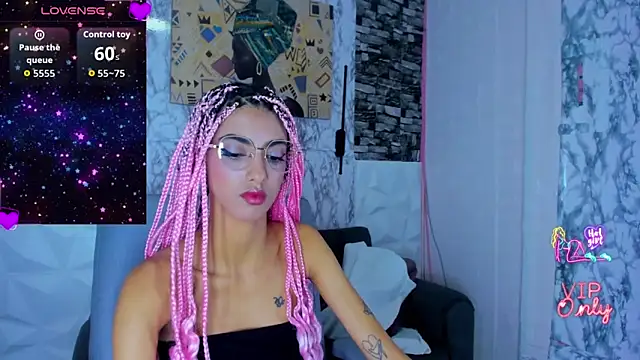 Queen Cuarxxo online show from 04-11-26, 12:29