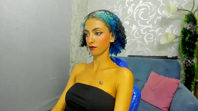 Snapshot of Queen_Cuarxxo chatting on 01-11-25, 03:02 Queen Cuarxxo online show from 01-11-25, 03:02