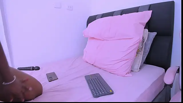 SabaBrown online show from 02-08-25, 04:14