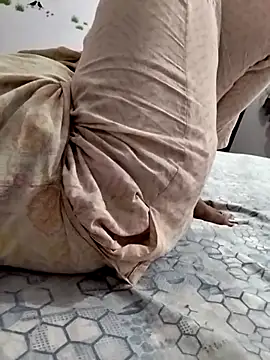 Snapshot of bulunchu chatting on 10-31-25, 03:52 bulunchu online show from 10-31-25, 03:52