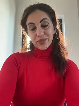 EmaSkyes online show from 10-20-25, 06:26