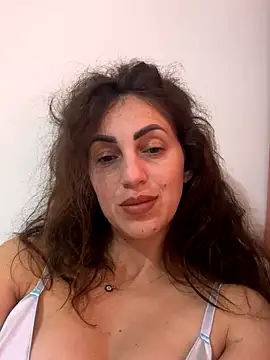 EmaSkyes online show from 10-28-25, 07:40