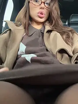 Snapshot of Leila_Brooklyn chatting on 04-26-26, 10:23 Leila Brooklyn online show from 04-26-26, 10:23