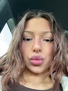 Leila Brooklyn online show from 04-24-26, 08:16