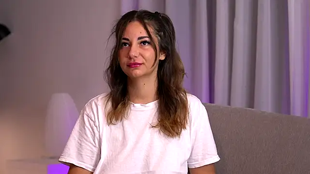 BelleSkye online show from 11-04-25, 04:49