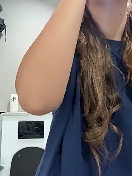 BelleSkye online show from 10-02-25, 03:21