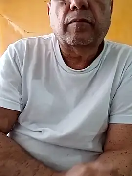 Snapshot of MATTHEW_MRANDA chatting on 05-26-26, 04:49 MATTHEW MRANDA online show from 05-26-26, 04:49