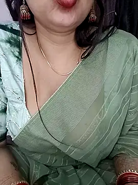 Snapshot of kaamuk_shweta chatting on 10-16-25, 05:05 kaamuk shweta online show from 10-16-25, 05:05