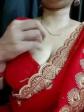 Snapshot of kaamuk_shweta chatting on 10-21-25, 06:40 kaamuk shweta online show from 10-21-25, 06:40