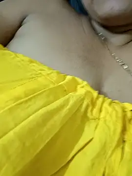 Snapshot of kaamuk_shweta chatting on 09-23-25, 12:28 kaamuk shweta online show from 09-23-25, 12:28