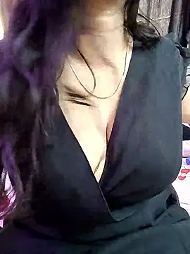 Snapshot of kaamuk_shweta chatting on 01-18-26, 05:00 kaamuk shweta online show from 01-18-26, 05:00