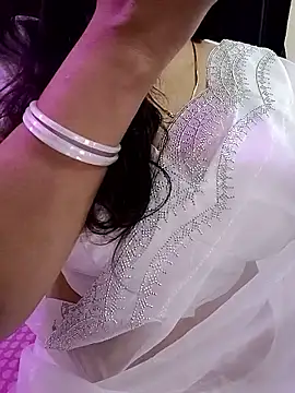 Snapshot of kaamuk_shweta chatting on 01-18-26, 05:49 kaamuk shweta online show from 01-18-26, 05:49