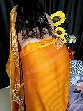 Snapshot of kaamuk_shweta chatting on 09-20-25, 06:13 kaamuk shweta online show from 09-20-25, 06:13