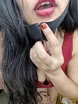 Snapshot of kaamuk_shweta chatting on 02-16-26, 03:10 kaamuk shweta online show from 02-16-26, 03:10