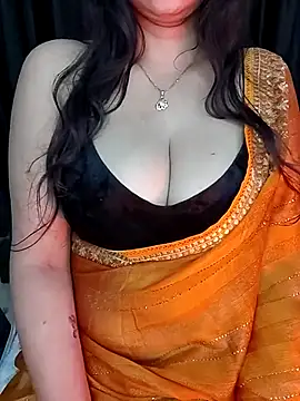 Snapshot of kaamuk_shweta chatting on 09-10-25, 09:58 kaamuk shweta online show from 09-10-25, 09:58