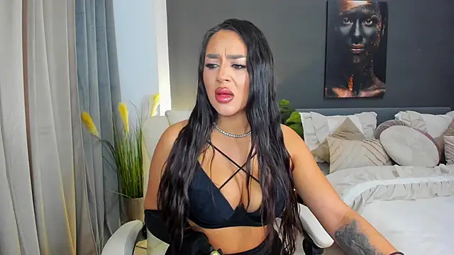 Sonia  Rey online show from 10-24-25, 09:08