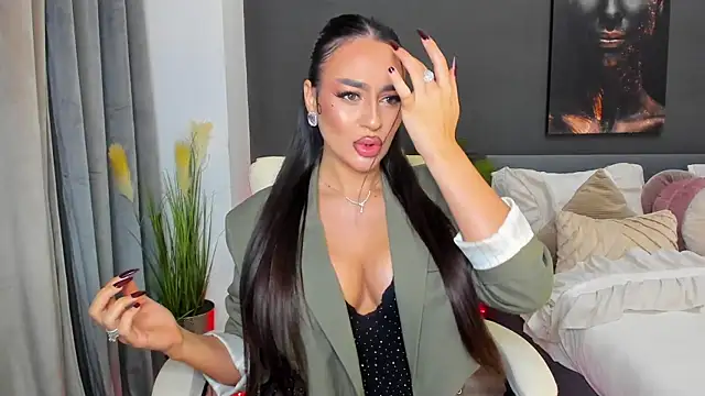 Sonia  Rey online show from 11-23-25, 07:02