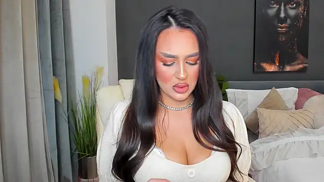 Sonia  Rey online show from 12-17-25, 01:27