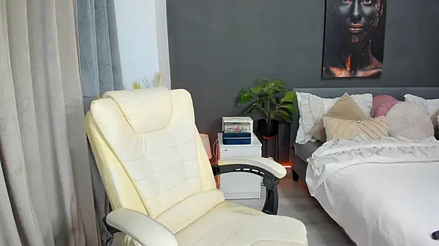 Sonia  Rey online show from 11-06-25, 05:39