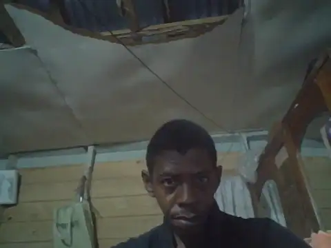 Snapshot of PELOVER chatting on 06-17-26, 02:44 PELOVER online show from 06-17-26, 02:44