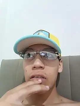 Snapshot of CRYBYT9 chatting on 09-27-25, 02:07 CRYBYT9 online show from 09-27-25, 02:07