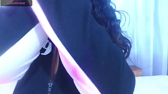 Snapshot of hinataleecs chatting on 09-20-25, 06:57 hinataleecs online show from 09-20-25, 06:57