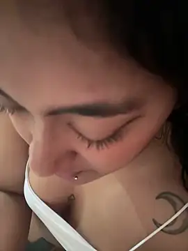 Snapshot of pawmistry chatting on 02-09-26, 08:07 pawmistry online show from 02-09-26, 08:07