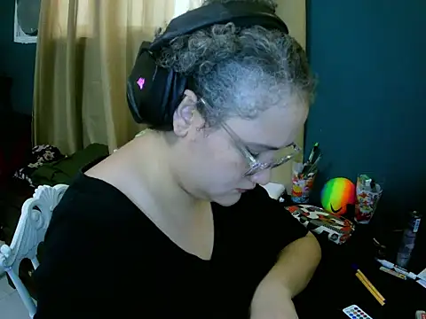 Snapshot of lolalicious_7583 chatting on 02-10-26, 03:55 lolalicious 7583 online show from 02-10-26, 03:55