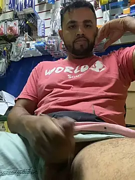Snapshot of Sheik_z_o chatting on 03-18-25, 05:55 Sheik z o online show from 03-18-25, 05:55