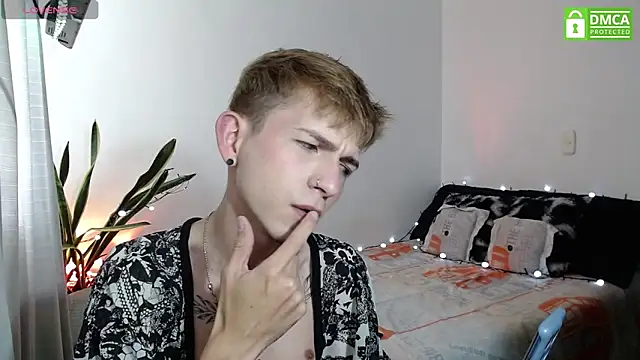 smallgiant27 online show from 11-19-25, 08:42