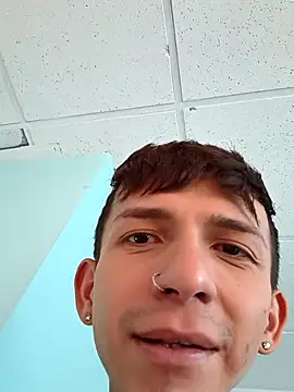 smallgiant27 online show from 03-06-26, 06:19