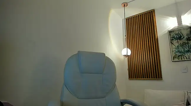 smallgiant27 online show from 12-18-24, 11:13