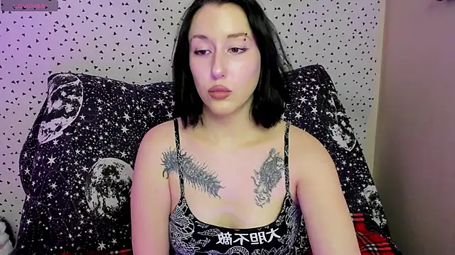 Snapshot of adell_berry chatting on 02-15-26, 07:51 adell berry online show from 02-15-26, 07:51