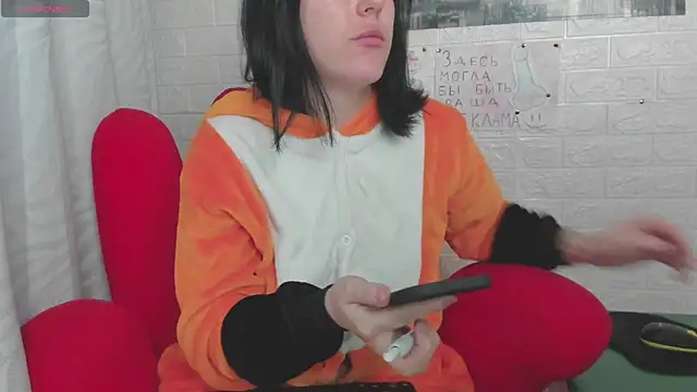 Snapshot of adell_berry chatting on 11-02-25, 01:32 adell berry online show from 11-02-25, 01:32