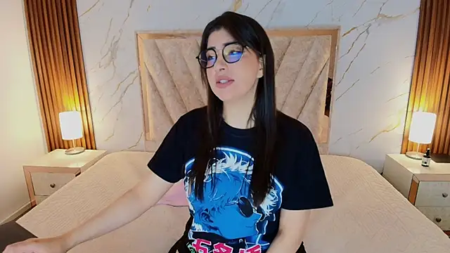 Amelie saenz online show from 06-20-26, 11:59