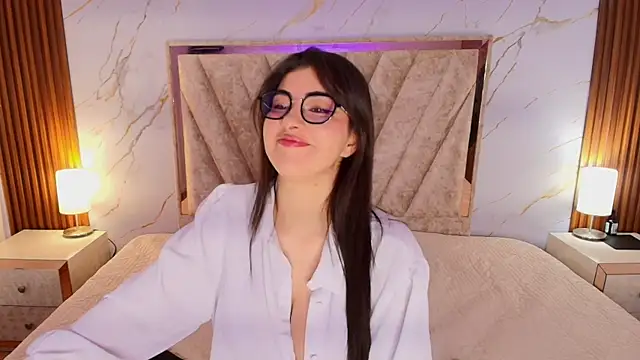 Amelie saenz online show from 07-22-26, 12:51