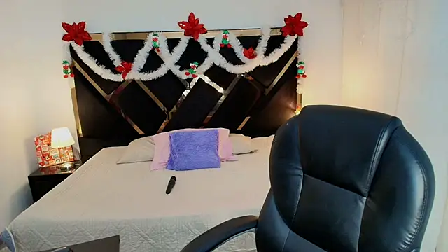 Amelie saenz online show from 01-05-26, 07:39