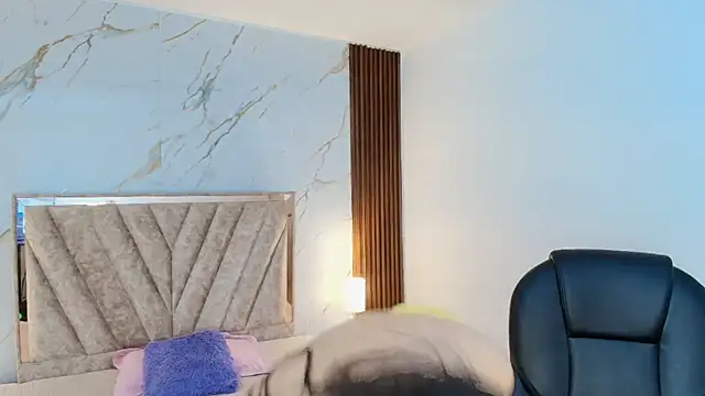 Amelie saenz online show from 04-15-26, 11:49