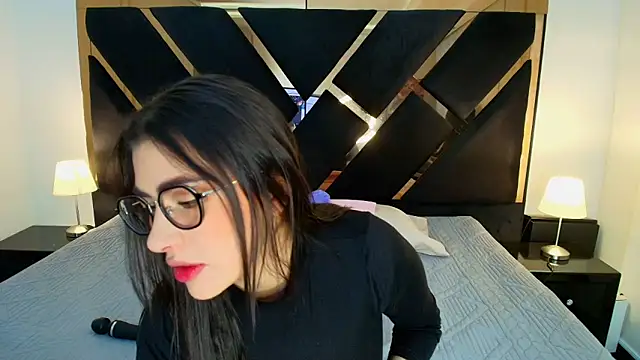 Amelie saenz online show from 02-19-26, 07:55
