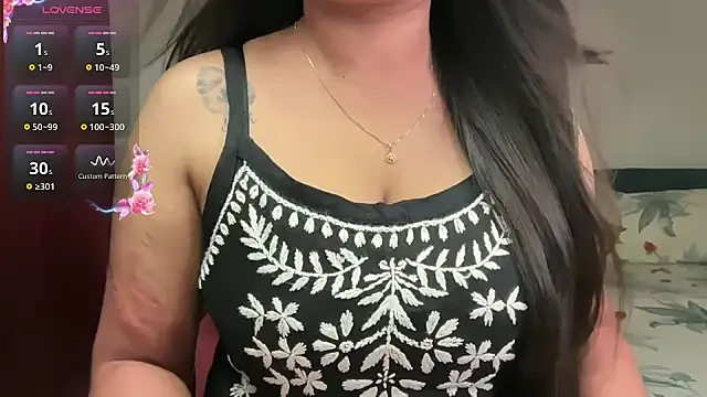 Snapshot of nandini_7 chatting on 06-04-26, 06:23 nandini 7 online show from 06-04-26, 06:23