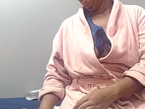 BootyCurvy01 online show from 03-18-25, 04:28