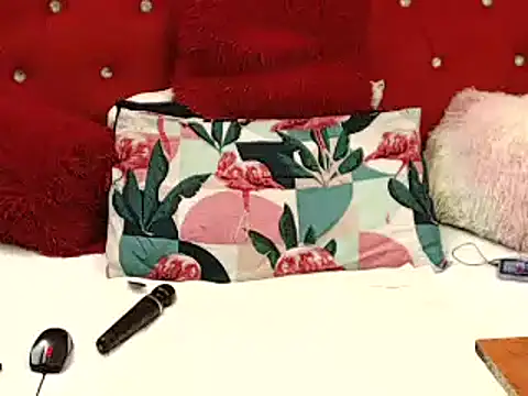 BootyCurvy01 online show from 02-17-25, 10:51