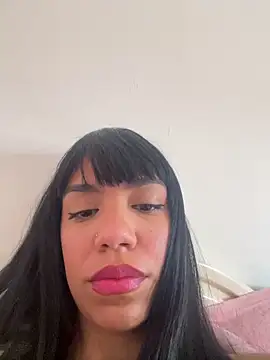 -Naomyy- online show from 04-11-26, 03:59