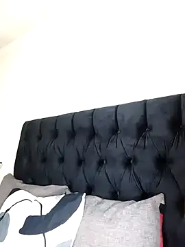 Dark Berry 26 online show from 11-25-25, 09:04