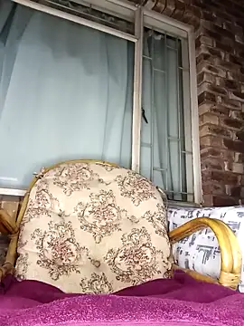 Dark Berry 26 online show from 11-13-25, 10:46