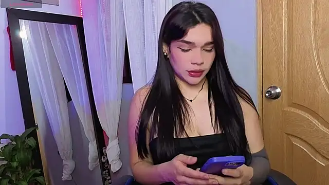 Snapshot of Veronica_111 chatting on 05-09-26, 01:42 Veronica 111 online show from 05-09-26, 01:42