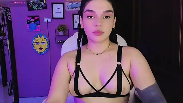 Veronica 111 online show from 09-22-25, 04:40