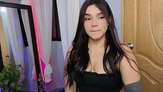 Snapshot of Veronica_111 chatting on 05-05-26, 01:08 Veronica 111 online show from 05-05-26, 01:08