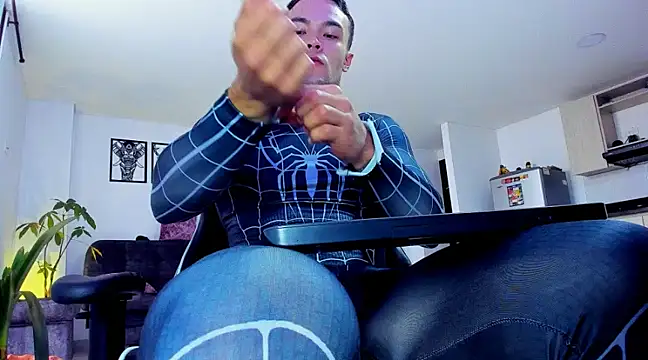 Snapshot of alexander_collin02 chatting on 02-10-25, 01:11 alexander collin02 online show from 02-10-25, 01:11